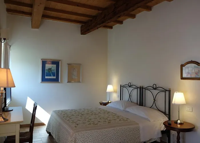 Presidio Ristorante E B&B 포르토마기오레